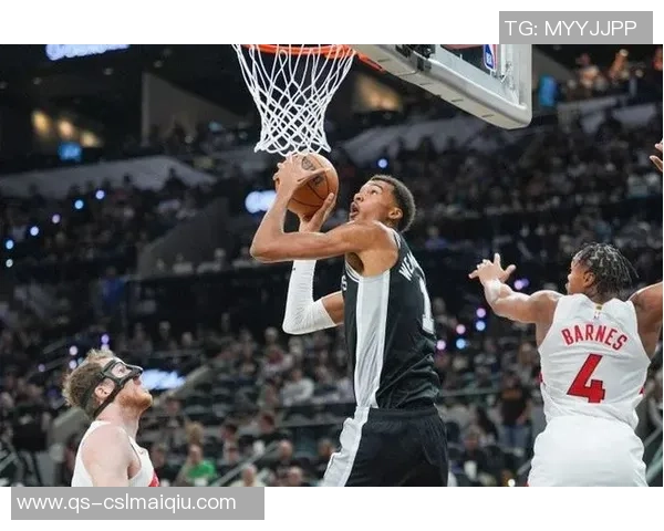 文班谈空中转身360上篮首次尝试未专门练习展现惊人天赋